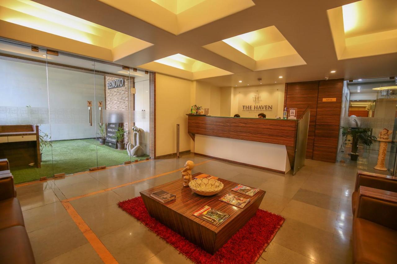 The Gold Haven Hotel Пюн Екстериор снимка